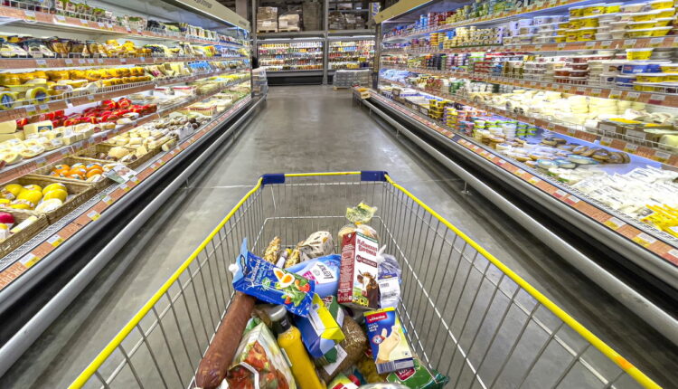 Como encontrar alimentos mais baratos sem sair de casa
