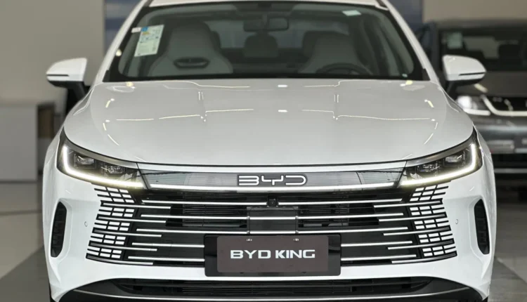 Quanto custa manter o BYD King 2025? Veja seguro e revisões em julho
