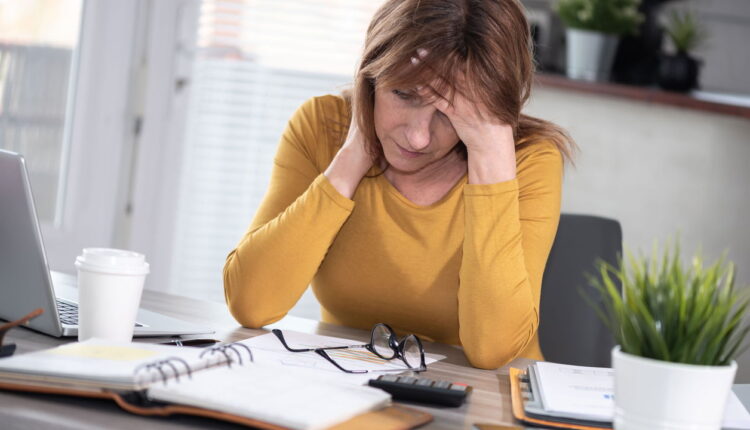 O que especialistas recomendam fazer quando o dinheiro vira uma preocupação constante