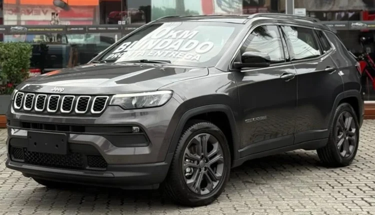 Jeep anuncia Compass Longitude com uma bolada de desconto de R$ 37.100 para CNPJ