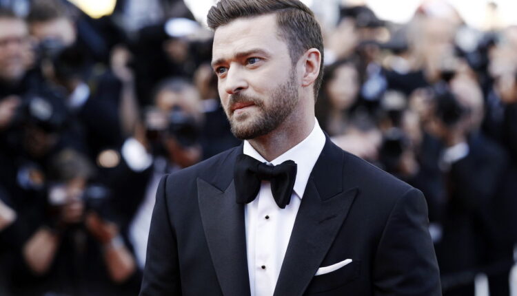 O maior fenômeno pop do século conquista Hollywood e o Grammy