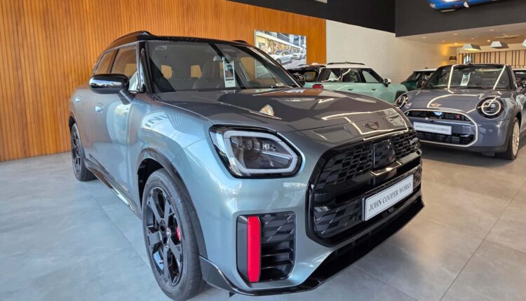 Mini JCW Countryman ALL4 Exclusive chega com 317 cv e parte de R$ 370.990
