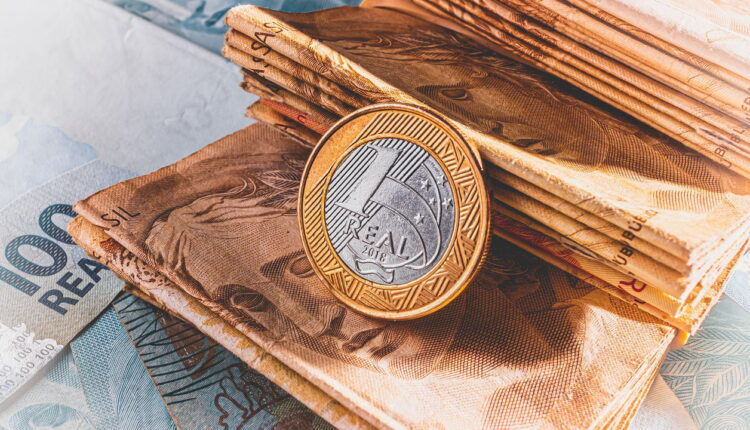 Moeda de R$ 1 com letra P pode valer até R$ 26 mil em 2025