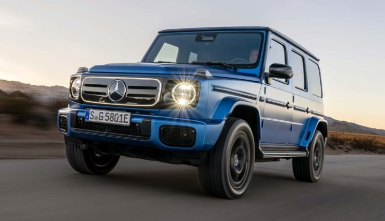 Perseguição policial termina em capotamento de Mercedes G-Class em Pasadena