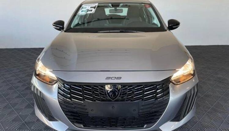Peugeot 208 para PcD sai por R$ 69.390 e custa menos que o Fiat Mobi