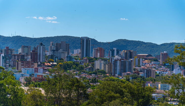 Uma cidade no sul do Brasil está atraindo jovens do país inteiro