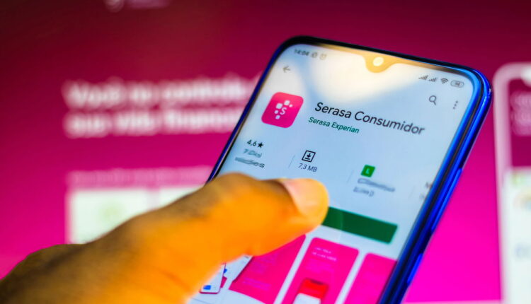 O segredo para limpar seu nome e aumentar o score pode estar no seu celular!