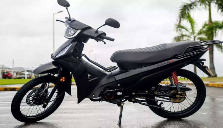 A melhor moto urbana até R$ 7 mil para quem busca economia e liberdade!