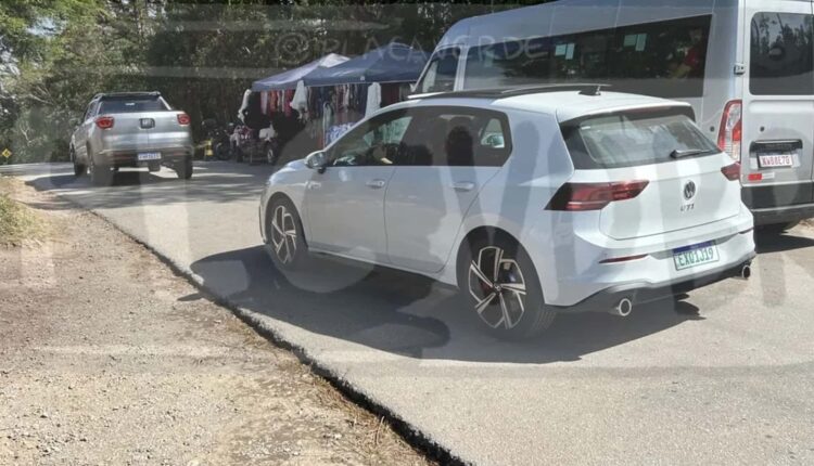 No Brasil em 2025, VW Golf GTI segue em testes e revela novas rodas
