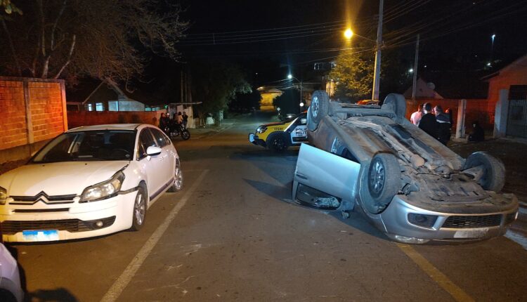 Motorista tem mal súbito e capota carro em Ponta Grossa