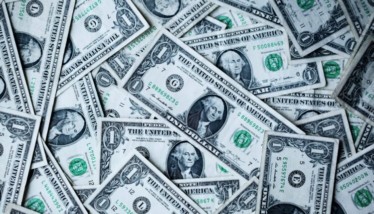 Câmbio: Dólar salta e chega a R$ 5,50 com tarifa de Trump