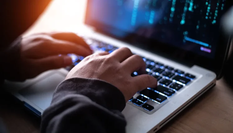 Ataque hacker de R$ 1 bilhão expõe falhas do sistema e pressiona regulação no Brasil