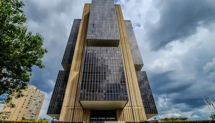 Banco Central suspende três financeiras após ataque ao sistema do Pix