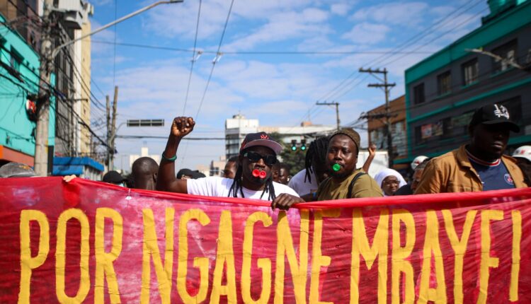 Três meses após PM matar senegalês Ngagne Mbaye, ambulantes vão às ruas de SP pelo fim da Operação Delegada