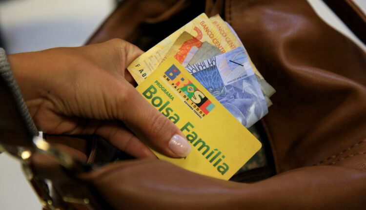 Milhares esperam pela liberação das novas vagas do Bolsa Família