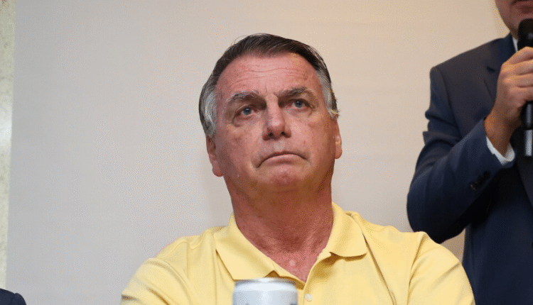 Jair Bolsonaro é alvo da PF e usará tornozeleira eletrônica durante operação