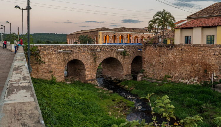 Essa pequena cidade baiana conquista quem ama natureza e história