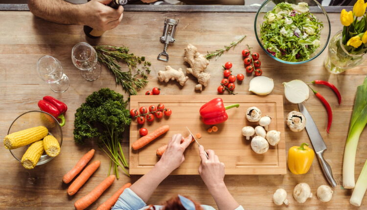 O que você chama de lixo, pode ser o ingrediente mais nutritivo da receita e gerar mais economia
