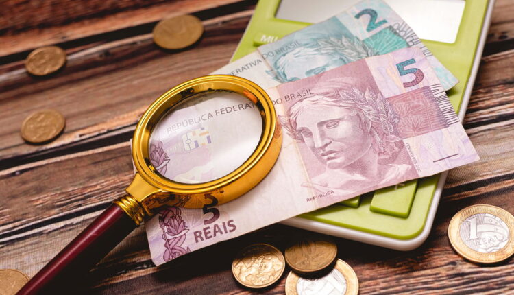 A tática dos R$ 10 que está salvando o bolso de milhares de brasileiros