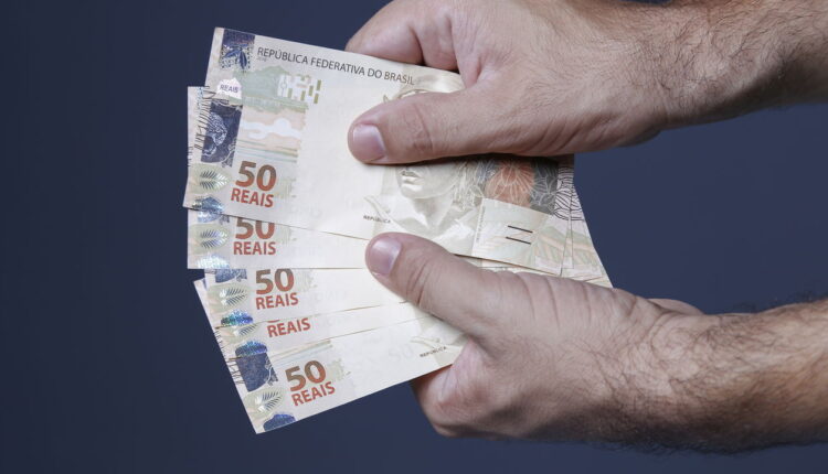 Essa tática com o celular está surpreendendo quem quer gastar menos no mercado