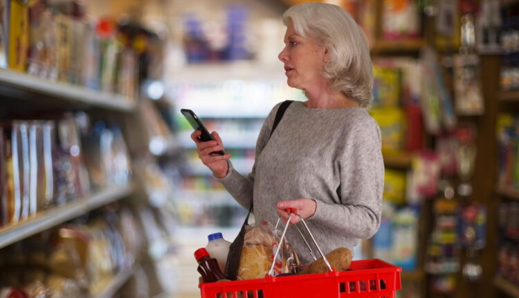 Quem tem 60 anos precisa saber disso antes de ir fazer compras no mercado