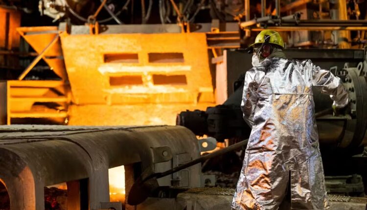 PMI industrial do Brasil cai pelo 3º mês seguido em junho