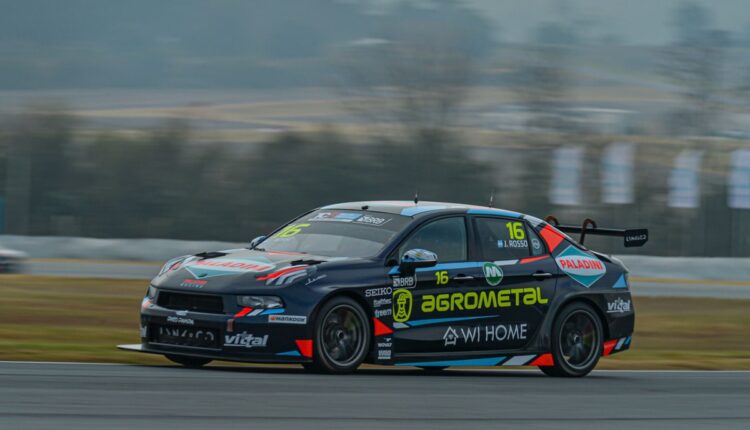 Rosso domina corrida 2 em Mercedes
