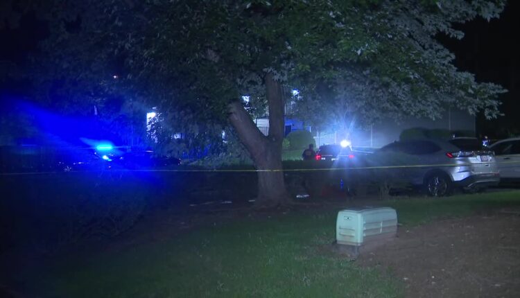 18-year-old gunned down at southwest Atlanta apartment complex