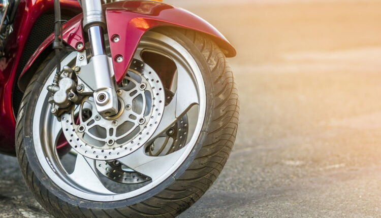 Moto que não exige CNH surpreende motoristas em todo o país!