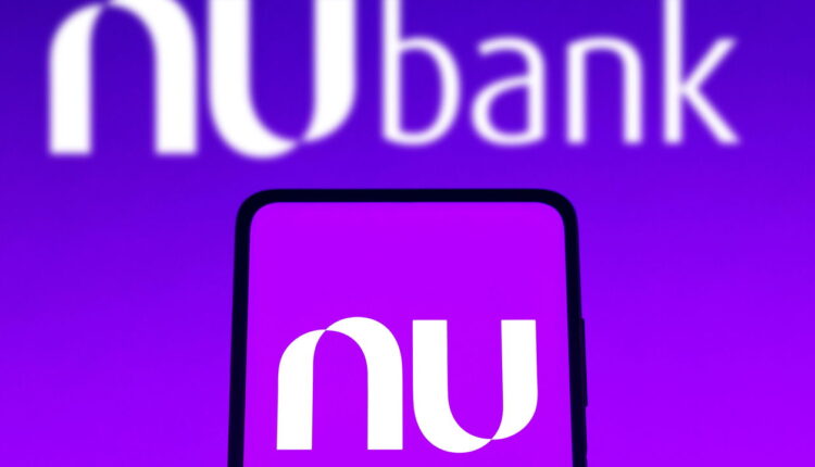 Nubank emite novo aviso para donos de contas abertas em 2025
