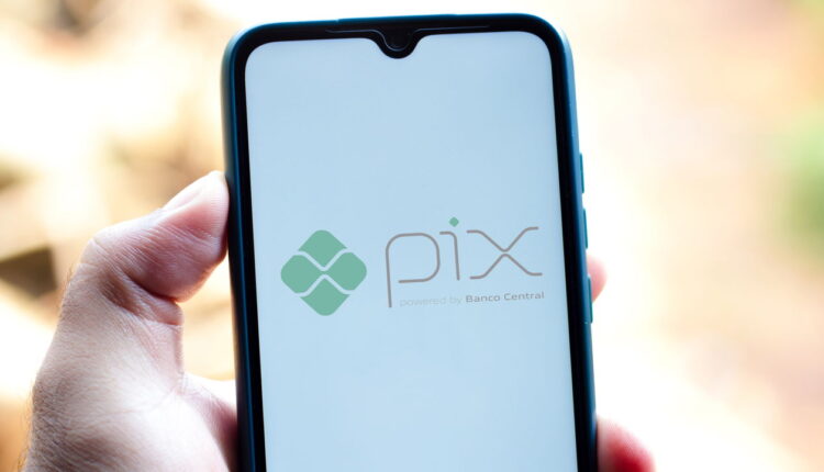 Esse comprovante falso de Pix está enganando milhares de brasileiros