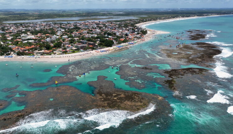 Essa vila no litoral de Pernambuco está conquistando quem ama o mar