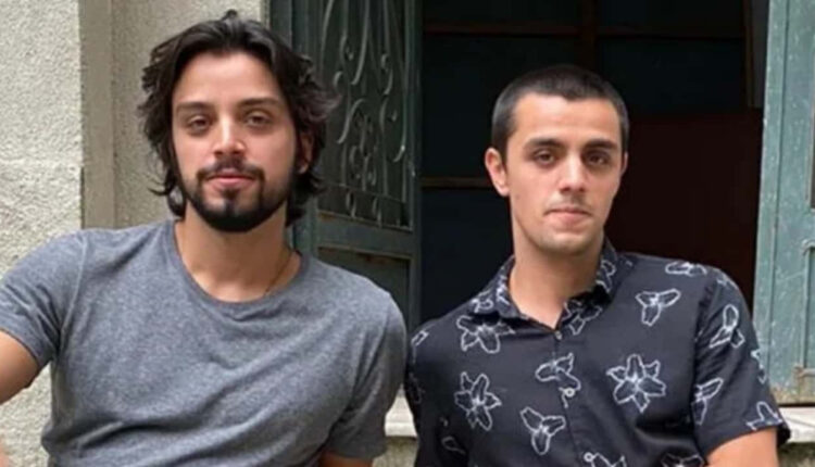 Rodrigo Simas e Felipe Simas na novela Salve-se Quem Puder