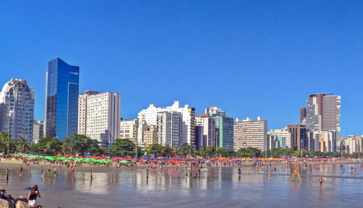 Cidade do litoral paulista é uma ótima opção para quem tem 27 anos ou mais