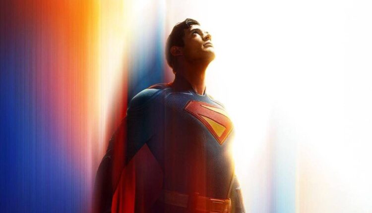 Superman discute imigração e é um filme político, diz James Gunn