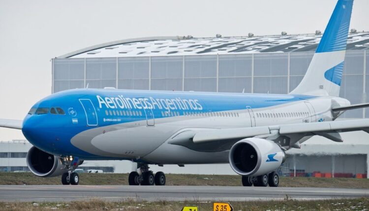 Tras un ajuste, más ventas y una ayuda del dólar, Aerolíneas vuelve a ganar plata