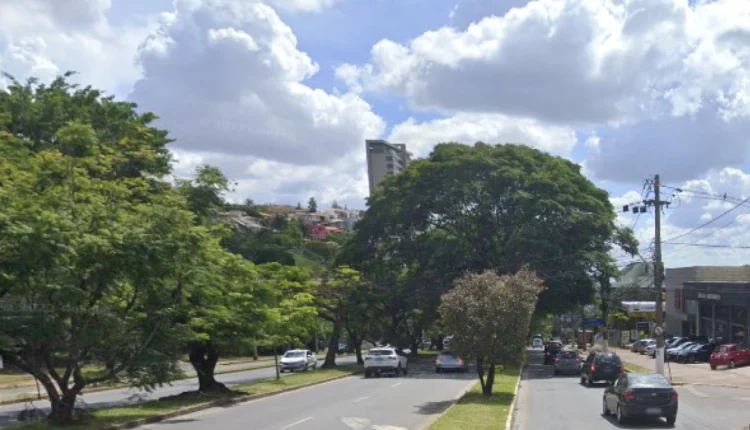 Ônibus atropela e mata ciclista na avenida Raja Gabaglia, em BH