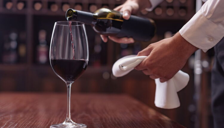 O melhor vinho até R$ 50 para o inverno está no supermercado e você tem que saber como encontrá-lo