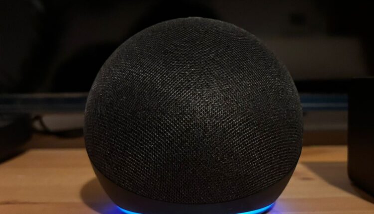 Alexa fora do ar? Internautas de vários países relatam problemas com dispositivo | Empresas