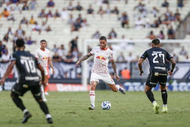 Ceará vence Bragantino com golaço e amplia crise do rival