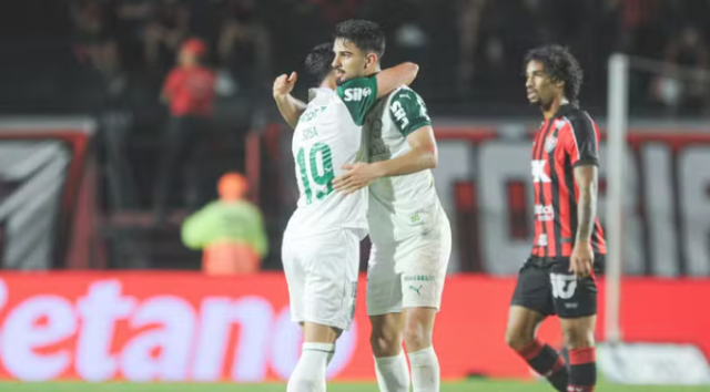 Palmeiras busca empate contra Vitória no Brasileirão; veja como foi o jogo