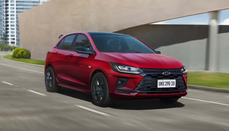 Novo Chevrolet Onix 2026 fica mais barato; correia tem garantia até 240 mil km