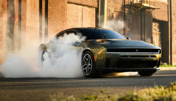 Novo Dodge Charger a gasolina já tem preço e data para chegar