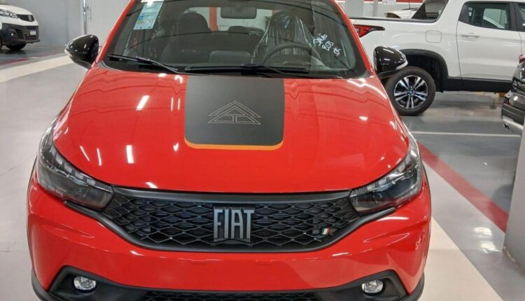 Fiat Argo Trekking MT fica R$ 19,4 mil mais barato para PcD