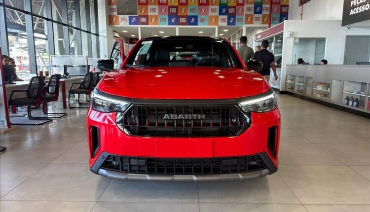 Fiat Fastback Abarth fica R$ 16,1 mil mais barato para PcD