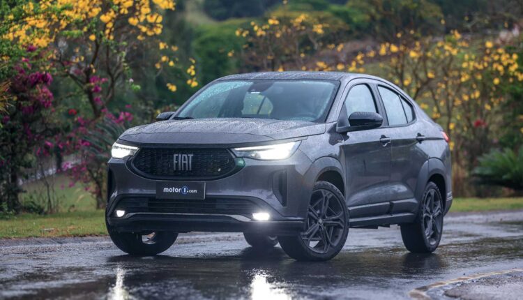 Fiat Fastback Limited 2025 de 176 cv tem desconto de R$ 20 mil