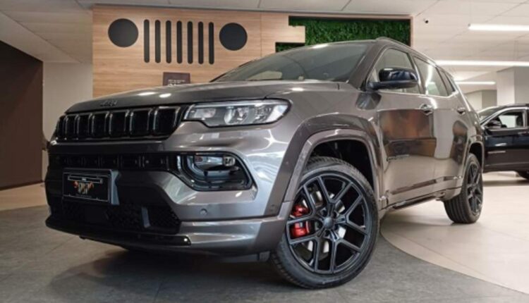 Jeep Compass Blackhawk 2026: itens de série, preço e ficha técnica