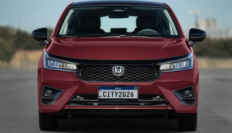 Honda City Sport 2026 chega por R$ 152,8 mil com visual escurecido