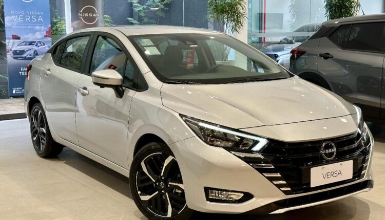 Nissan Versa tem descontos de até R$ 13.300 para CNPJ em agosto
