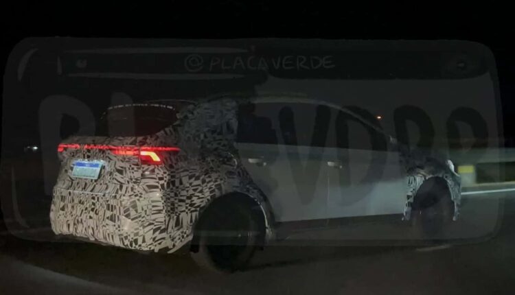 VW Nivus de nova geração aparece maior e pode ter motor híbrido